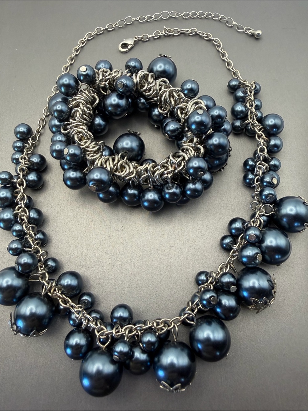 Elegant Gray Blue Peacock Faux Pearl Cluster Necklace and Bracelet Set